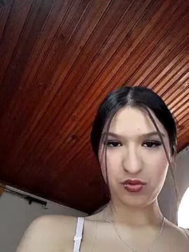 AggathaSanders  online show from September 18, 2025, 1:35 pm