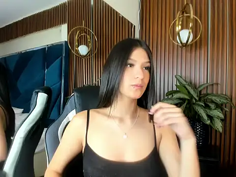 AggathaSanders  online show from September 19, 2025, 12:28 pm