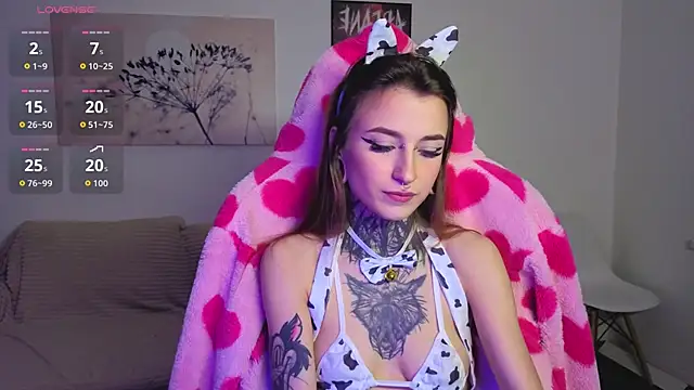 LilithPoison online show from September 19, 2025, 4:07 pm