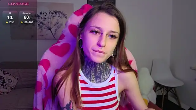 LilithPoison online show from October 3, 2025, 6:05 pm