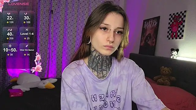 LilithPoison online show from October 8, 2025, 6:05 pm