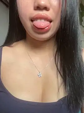 Rose-babyx online show from May 6, 2026, 3:02 am