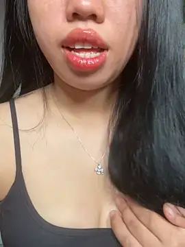 Snapshot of Rose-babyx chatting on June 10, 2026, 2:23 am Rose-babyx online show from June 10, 2026, 2:23 am