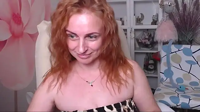Snapshot of Venus_love1 chatting on May 12, 2026, 5:32 pm Venus love1 online show from May 12, 2026, 5:32 pm