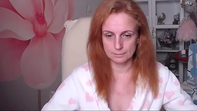 Snapshot of Venus_love1 chatting on May 15, 2026, 5:42 pm Venus love1 online show from May 15, 2026, 5:42 pm