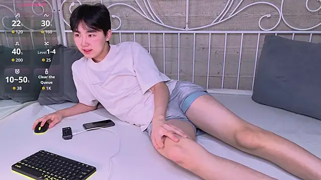 Snapshot of HeejinWang chatting on December 18, 2025, 4:18 am HeejinWang online show from December 18, 2025, 4:18 am