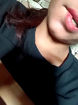 Aaisha-16 online show from May 5, 2026, 3:47 am