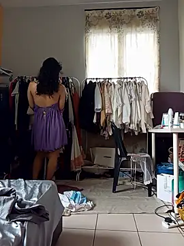 Snapshot of estradiolist chatting on May 1, 2026, 5:56 am estradiolist online show from May 1, 2026, 5:56 am