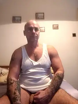 Snapshot of chcem1975 chatting on January 13, 2026, 7:24 am chcem1975 online show from January 13, 2026, 7:24 am