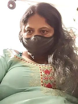 Snapshot of Mmm143 chatting on September 22, 2025, 9:06 pm Mmm143 online show from September 22, 2025, 9:06 pm