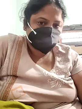 Snapshot of Mmm143 chatting on September 28, 2025, 2:28 am Mmm143 online show from September 28, 2025, 2:28 am