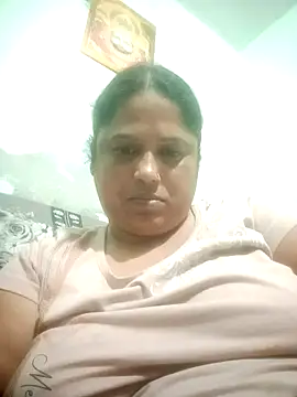 Snapshot of Mmm143 chatting on September 28, 2025, 6:35 pm Mmm143 online show from September 28, 2025, 6:35 pm