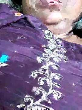 Snapshot of Mmm143 chatting on October 1, 2025, 5:13 am Mmm143 online show from October 1, 2025, 5:13 am