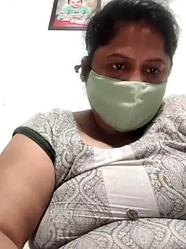 Snapshot of Mmm143 chatting on October 4, 2025, 2:15 pm Mmm143 online show from October 4, 2025, 2:15 pm