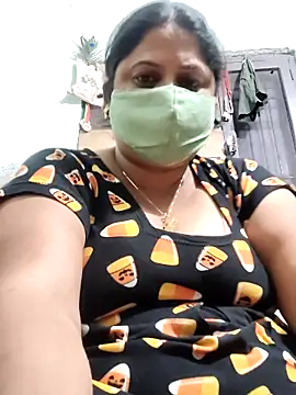 Snapshot of Mmm143 chatting on October 17, 2025, 7:27 pm Mmm143 online show from October 17, 2025, 7:27 pm