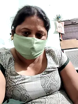 Snapshot of Mmm143 chatting on October 19, 2025, 9:48 pm Mmm143 online show from October 19, 2025, 9:48 pm