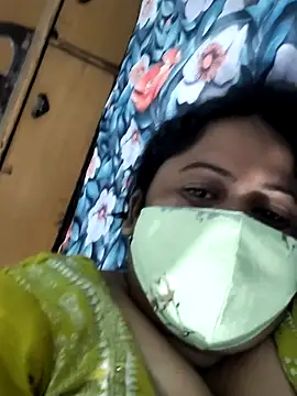 Snapshot of Mmm143 chatting on October 26, 2025, 1:39 pm Mmm143 online show from October 26, 2025, 1:39 pm