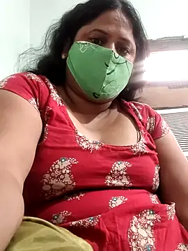 Snapshot of Mmm143 chatting on October 27, 2025, 7:12 am Mmm143 online show from October 27, 2025, 7:12 am