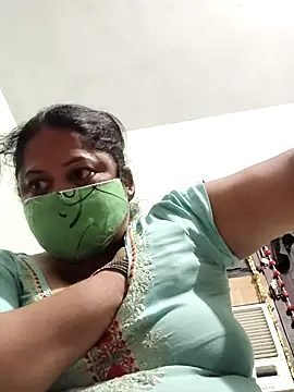 Snapshot of Mmm143 chatting on October 29, 2025, 7:48 pm Mmm143 online show from October 29, 2025, 7:48 pm