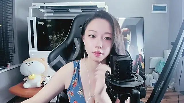 Keke-Bai online show from October 4, 2025, 1:09 pm