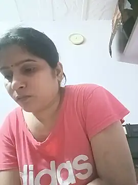 aliya-jaan71 online show from June 2, 2026, 7:10 am