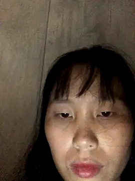 Snapshot of huong-18 chatting on October 3, 2025, 11:35 pm huong-18 online show from October 3, 2025, 11:35 pm