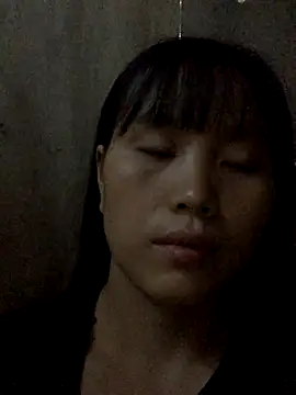 Snapshot of huong-18 chatting on October 10, 2025, 11:37 pm huong-18 online show from October 10, 2025, 11:37 pm