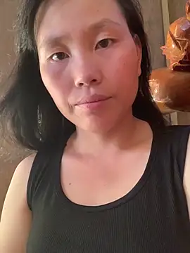 Snapshot of huong-18 chatting on October 17, 2025, 7:55 am huong-18 online show from October 17, 2025, 7:55 am