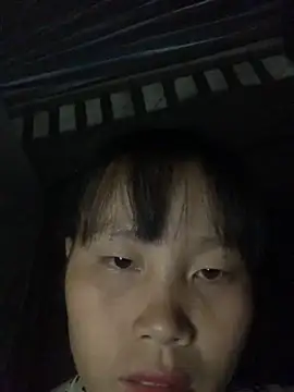 Snapshot of huong-18 chatting on October 25, 2025, 9:31 pm huong-18 online show from October 25, 2025, 9:31 pm