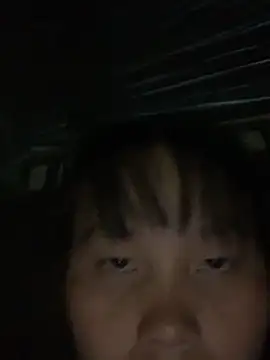 Snapshot of huong-18 chatting on October 26, 2025, 9:42 pm huong-18 online show from October 26, 2025, 9:42 pm