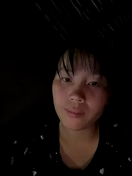 Snapshot of huong-18 chatting on November 7, 2025, 2:28 pm huong-18 online show from November 7, 2025, 2:28 pm