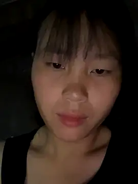 Snapshot of huong-18 chatting on November 8, 2025, 11:47 pm huong-18 online show from November 8, 2025, 11:47 pm