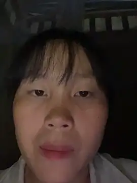 Snapshot of huong-18 chatting on November 9, 2025, 2:37 pm huong-18 online show from November 9, 2025, 2:37 pm