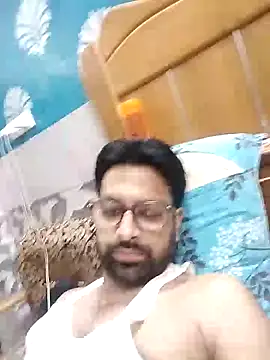 Snapshot of mohsin99272 chatting on September 24, 2025, 6:33 pm mohsin99272 online show from September 24, 2025, 6:33 pm