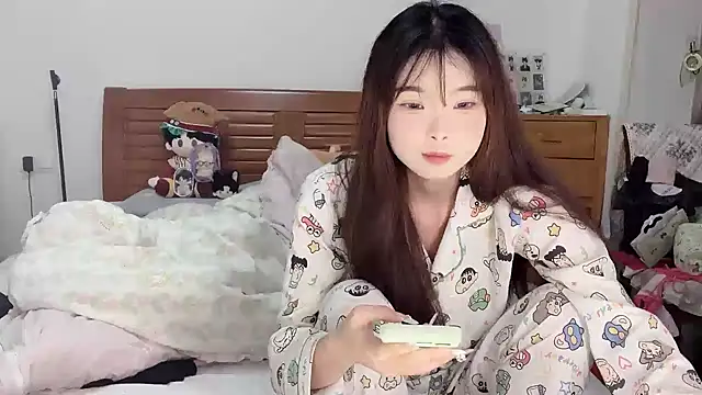 Akong11 online show from October 4, 2025, 6:39 pm