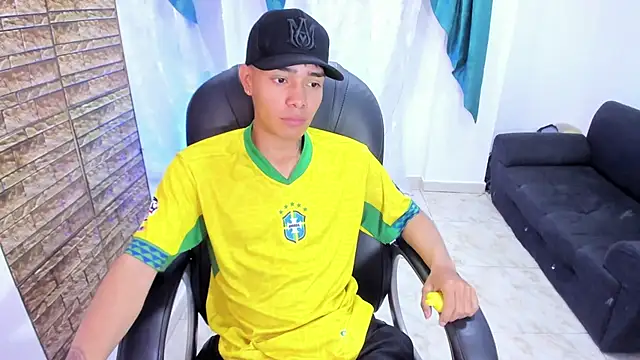 Snapshot of Hunteer_Boy chatting on October 1, 2025, 8:04 pm Hunteer Boy online show from October 1, 2025, 8:04 pm