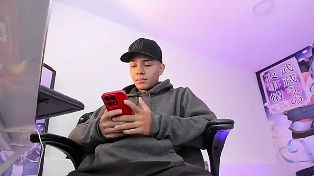 Snapshot of Hunteer_Boy chatting on October 14, 2025, 7:25 pm Hunteer Boy online show from October 14, 2025, 7:25 pm