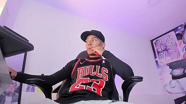 Snapshot of Hunteer_Boy chatting on October 16, 2025, 9:27 pm Hunteer Boy online show from October 16, 2025, 9:27 pm