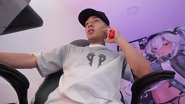 Snapshot of Hunteer_Boy chatting on October 22, 2025, 8:08 pm Hunteer Boy online show from October 22, 2025, 8:08 pm