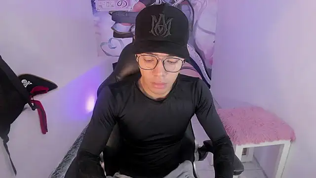 Snapshot of Hunteer_Boy chatting on October 29, 2025, 3:42 am Hunteer Boy online show from October 29, 2025, 3:42 am