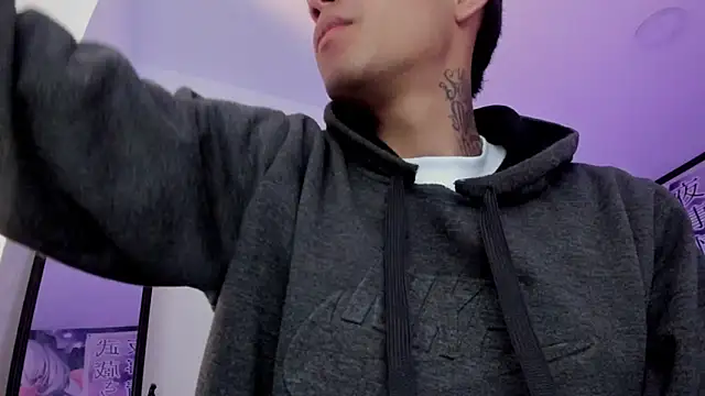 Snapshot of Hunteer_Boy chatting on November 4, 2025, 12:37 pm Hunteer Boy online show from November 4, 2025, 12:37 pm