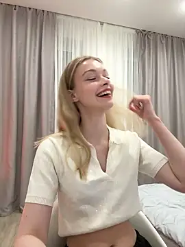 Snapshot of FriendlyFire_18 chatting on February 21, 2026, 9:38 pm FriendlyFire 18 online show from February 21, 2026, 9:38 pm