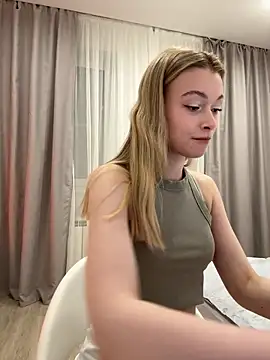 Snapshot of FriendlyFire_18 chatting on March 5, 2026, 9:22 pm FriendlyFire 18 online show from March 5, 2026, 9:22 pm