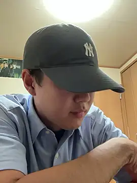 Snapshot of KAMESAN08 chatting on September 23, 2025, 9:56 am KAMESAN08 online show from September 23, 2025, 9:56 am