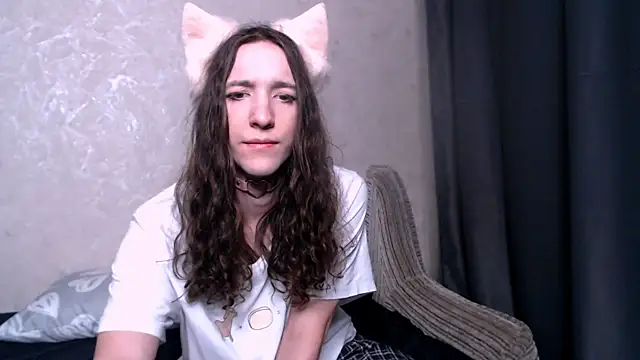 Snapshot of SilverMuse_ chatting on September 27, 2025, 3:22 am SilverMuse online show from September 27, 2025, 3:22 am