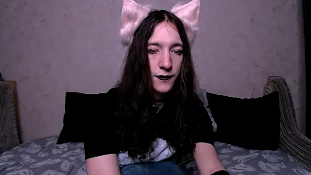 Snapshot of SilverMuse_ chatting on October 2, 2025, 2:18 am SilverMuse online show from October 2, 2025, 2:18 am