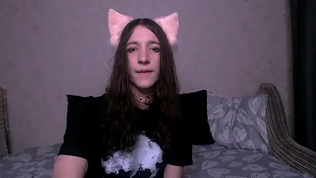 Snapshot of SilverMuse_ chatting on October 4, 2025, 2:20 am SilverMuse online show from October 4, 2025, 2:20 am