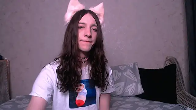 Snapshot of SilverMuse_ chatting on October 6, 2025, 1:03 am SilverMuse online show from October 6, 2025, 1:03 am