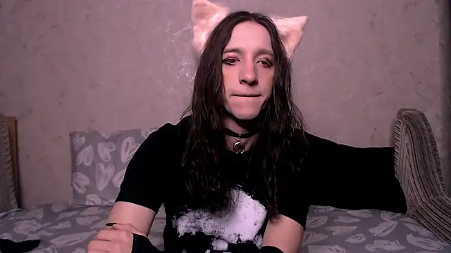 Snapshot of SilverMuse_ chatting on October 11, 2025, 1:49 am SilverMuse online show from October 11, 2025, 1:49 am