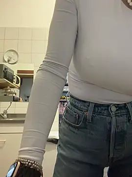 ainaht online show from February 21, 2026, 8:48 am